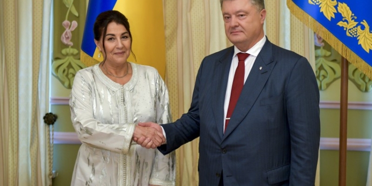 Порошенко предложил ввести безвиз еще одной стране