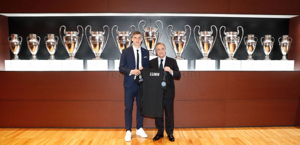 Мадридский «Реал» презентовал украинского вратаря Лунина 5