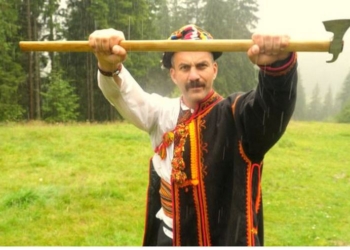 В Яремче поставили рекорд по продолжительности исполнения гуцульского танца аркан