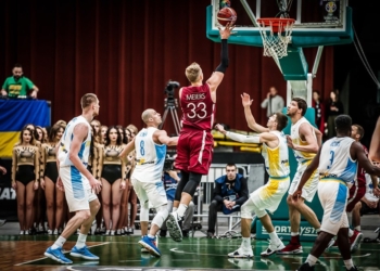 Украинские баскетболисты разгромно проиграли в Киеве Латвии