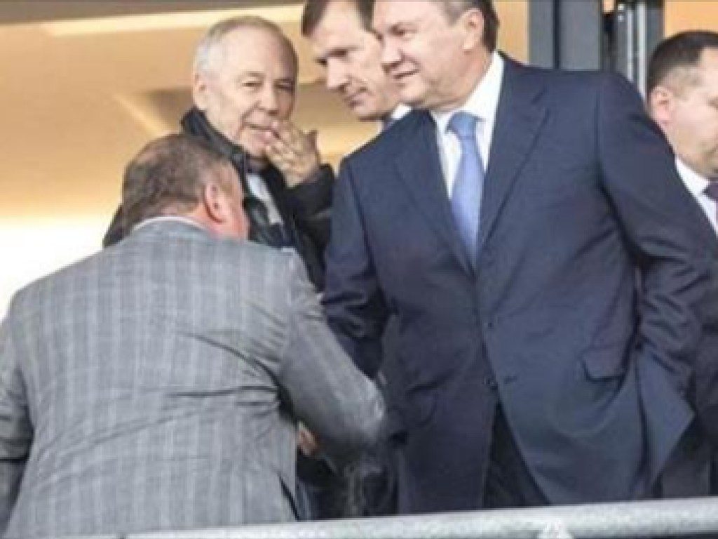 Януковича заметили на матче Испания - Россия 1