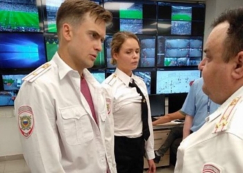 Жалею, что сейчас не 37-й год: Полицейский на задержании Pussy Riot, которые выбежали на финальном матче