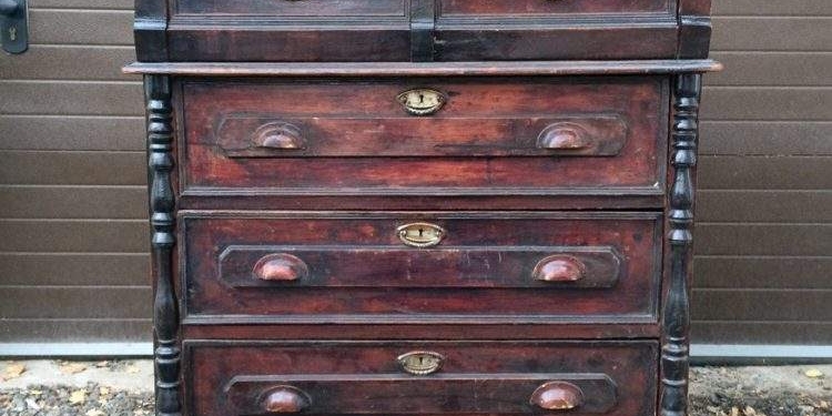 Француз продал комод, в котором забыл 180 тысяч евро
