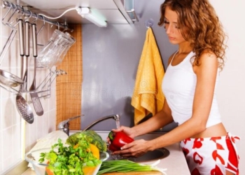 Не все продукты питания можно мыть, предупреждают врачи