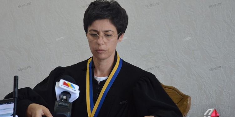 Дело о 43 миллионах: Хозсуд приостановил рассмотрение иска “Жилпромстрой-8” к Николаевскому международному аэропорту