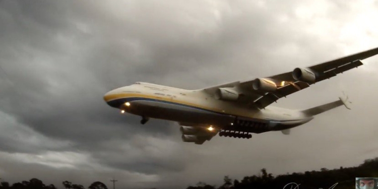 Сеть впечатлили кадры посадки украинского гиганта «Мрия» в Боливии