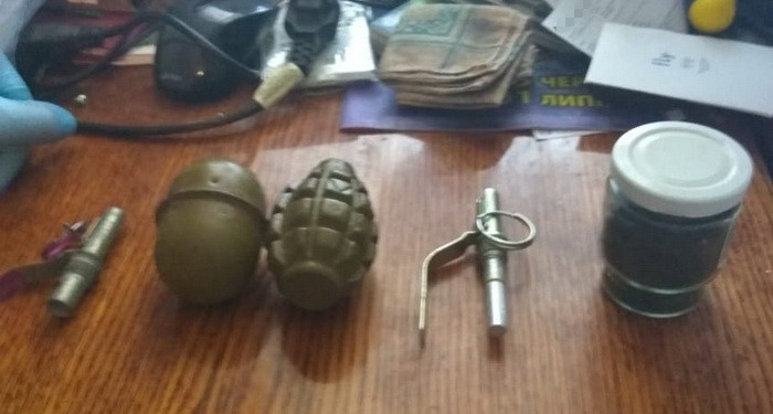 СБУ задержала херсонца с российским паспортом и наградами за аннексию Крыма