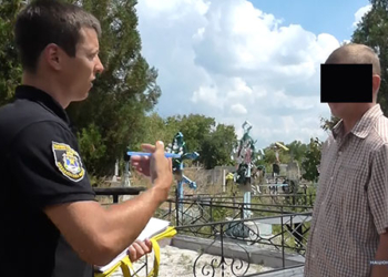 В Большой Коренихе полиция поймала двух “расхитителей могил”