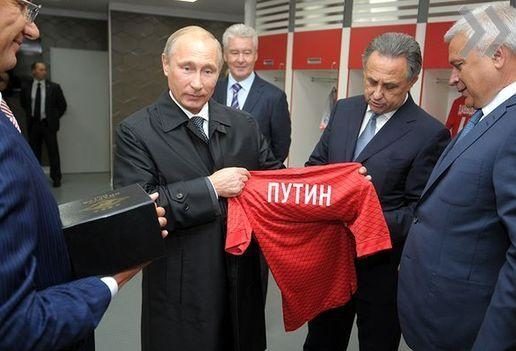 Путин присвоил футболистам сборной России звания заслуженных мастеров спорта. Другие спортсмены обиделись 1