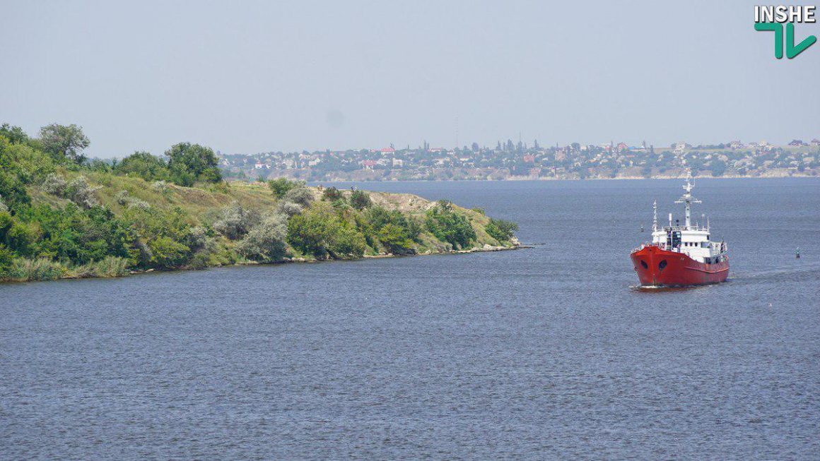 В Николаев на ремонт зашло малое гидрографическое судно «ГС-82» 5