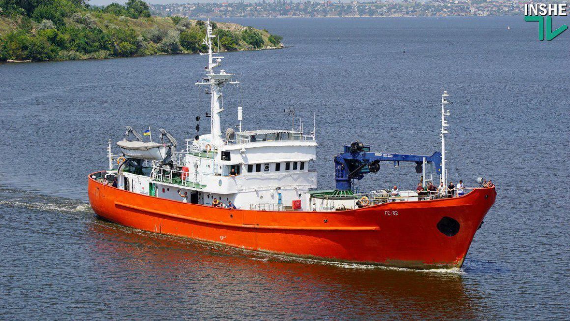 В Николаев на ремонт зашло малое гидрографическое судно «ГС-82» 3