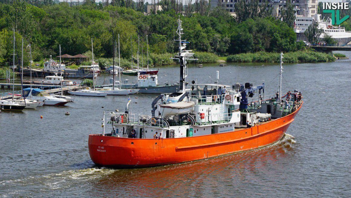 В Николаев на ремонт зашло малое гидрографическое судно «ГС-82» 7