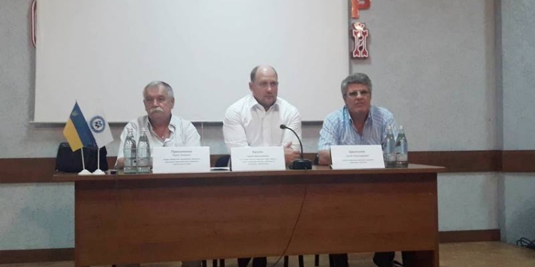 Профсоюзы морской отрасли заявили о готовности пикетировать Кабмин