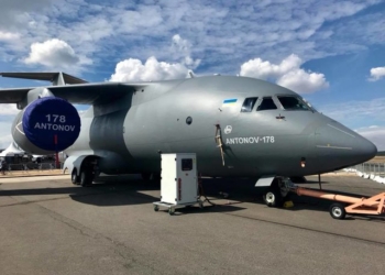 Украина представила новый транспортный самолет АН-178 на  авиасалоне в Фарнборо