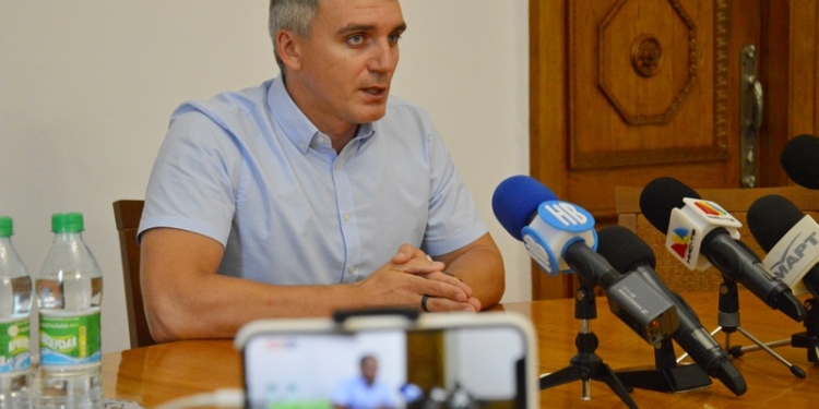 «Тяжелые времена требуют тяжелых решений»: мэр Николаева рассказал, почему внес 50-тысячный залог за задолжавших за электроэнергию жильцов общежитий