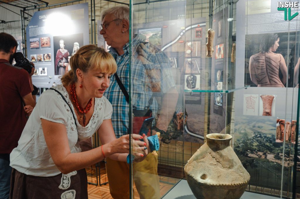 В Николаев привезли артефакты из Польши, собранные во время самых масштабных раскопок в истории этой страны 47