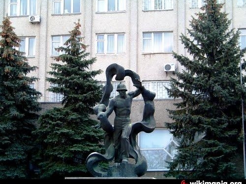 Фирма депутата Николаевского горсовета Грипаса отремонтирует постамент памятника огнеборцам