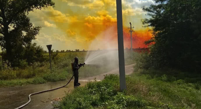 Цистерна с азотной кислотой протекла в Днепропетровской области