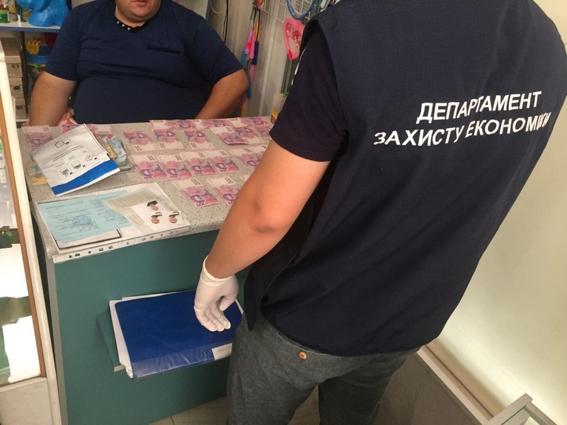 На Николаевщине за права тракториста требовали взятку в 15 тысяч 1