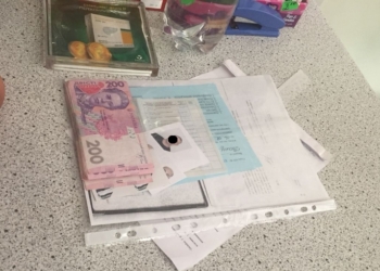 На Николаевщине за права тракториста требовали взятку в 15 тысяч