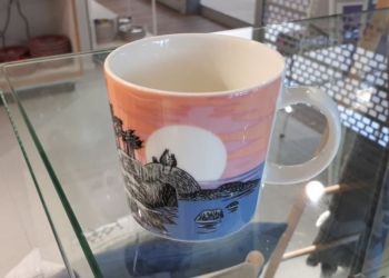 В Финляндии люди с ночи занимали очередь в магазин за новой муми-кружкой