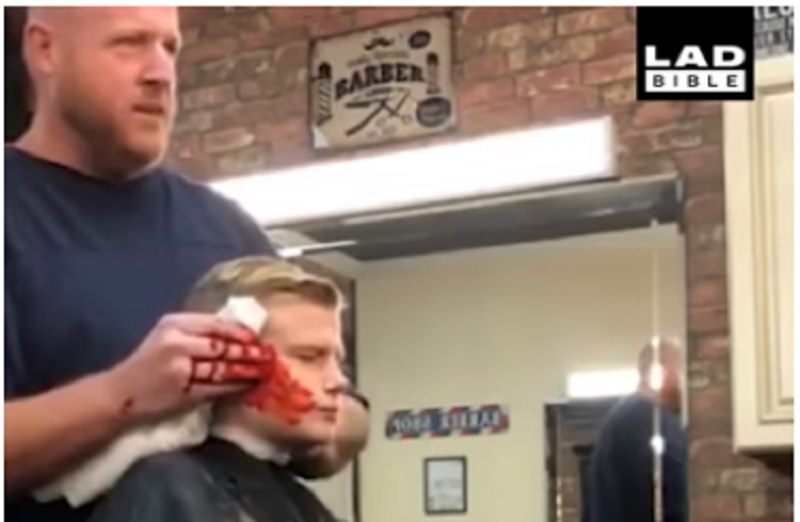 Отомстил за таракана на столе: в Италии парикмахер сделал вид, что отрезал ухо своему 10-летнему клиенту 1