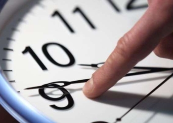 Сегодня вечером в ЕС завершится онлайн-опрос по отмене перехода на летнее время