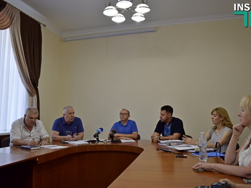 Контрольная комиссия в отчете рекомендовала Сенкевичу отстранить Кузнецова и Репина за «предвзятый и незаконный» конкурс управляющих компаний