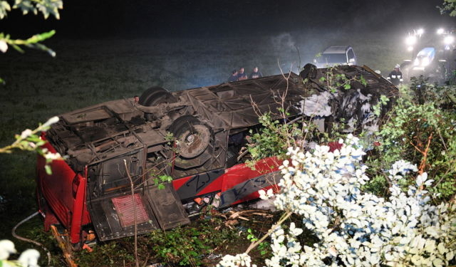 В Польше автобус с украинскими туристами упал со склона – есть погибшие и раненые