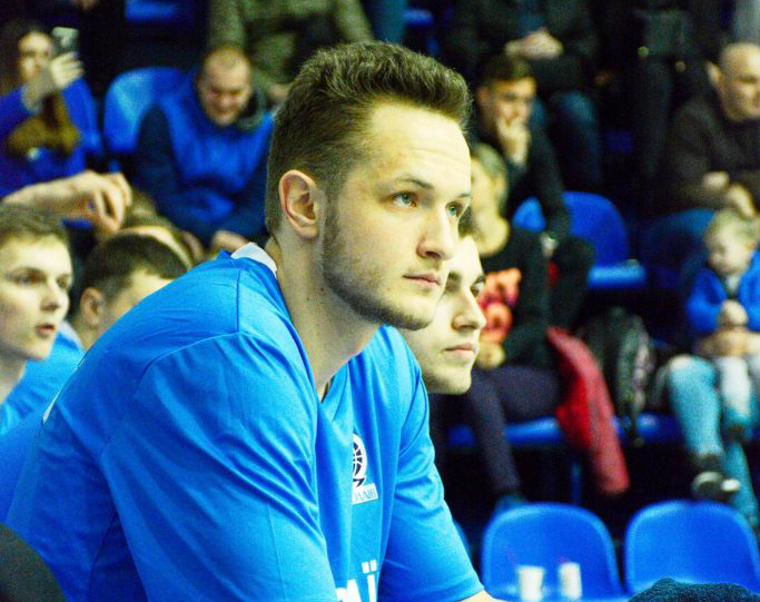 Перешедший в прошлом сезоне из «Нико-Баскета» Илья Жуковский подписал новый контракт с МБК «Николаев» 1