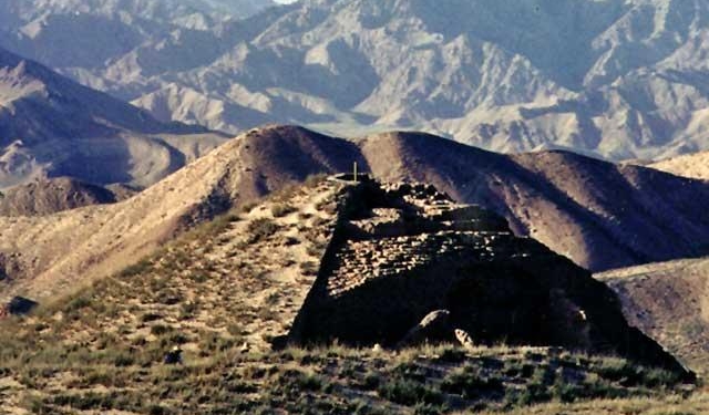 В Китае арестовали 26 подозреваемых в расхищении гробниц в уезде Дулан