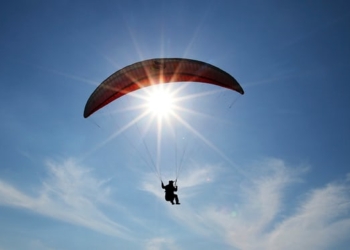 Парапланеристы из Украины и Великобритании погибли в результате столкновения во время соревнований в Македонии