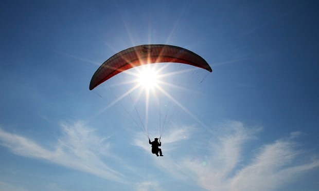 Парапланеристы из Украины и Великобритании погибли в результате столкновения во время соревнований в Македонии