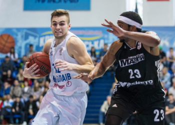 Новый контракт с МБК «Николаев» подписал 20-летний защитник Антон Мусиенко