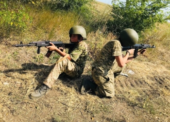 Готовься в морпехи смолоду: николаевские морские пехотинцы проводят полевые сборы для юных моряков из Черкасс