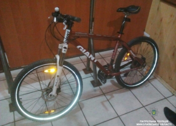 Долго гнать велосипед не получилось – в Николаеве угонщика двухколесного задержали патрульные