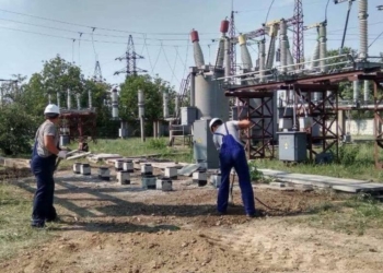 На Одесской магистрали модернизируют одну из важных подстанций на севере Николаевщины