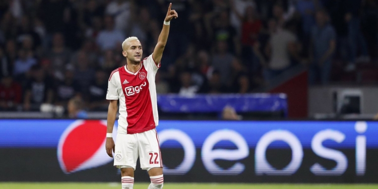 В первой игре плей-офф Лиги чемпионов киевское «Динамо» проиграло «Аяксу»