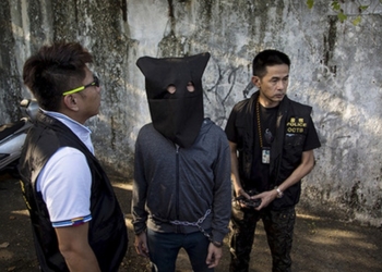 Трудно поверить в случайность: жена и дочь профессора из Гонконга, у которого была интрижка со студенткой, очень необычно погибли