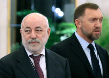 И Кипр туда же: счета российских миллиардеров Дерипаски и Вексельберга заморожены
