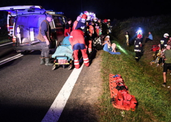 В Польше автобус с украинскими туристами упал со склона – есть погибшие и раненые