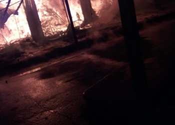 Совпадение? В Коблево в ночь на субботу опять горели торговые ряды – их тушили водой из бассейна базы отдыха «Днестр»