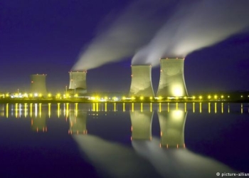 Во Франции из-за экстремальной жары приостановлена работа двух реакторов атомных электростанций