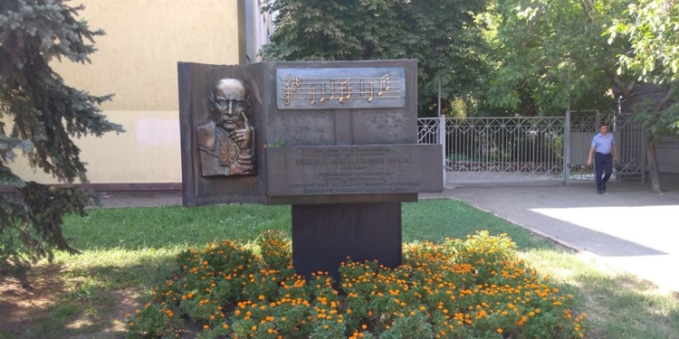 В Николаеве восстановили памятный знак Николаю Аркасу-младшему