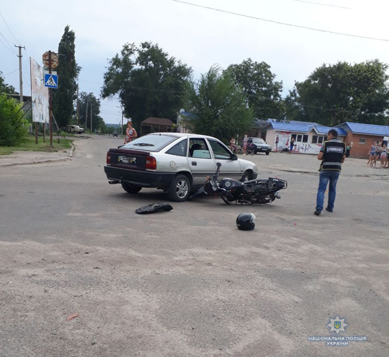 В Братском столкнулись мотоцикл и легковушка – двое пострадавших в больнице 2