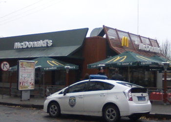 В Николаеве из-за McDonald’s хотят сделать односторонним движение по улице Адмирала Макарова