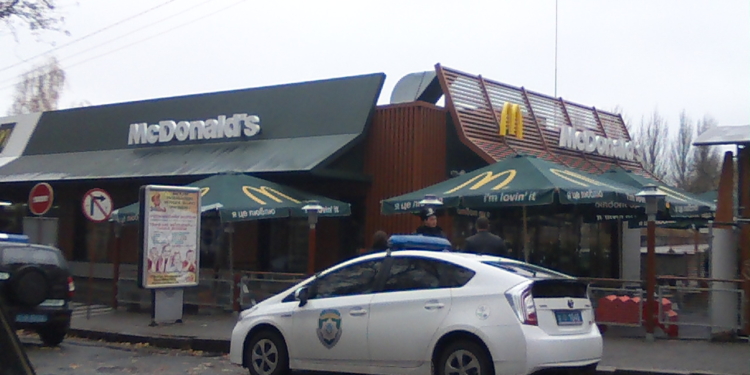 В Николаеве из-за McDonald’s хотят сделать односторонним движение по улице Адмирала Макарова