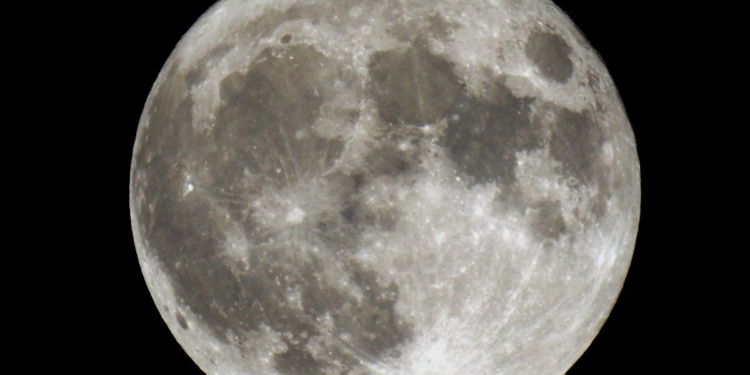 США планируют отправить астронавтов на Луну до конца 2024 года