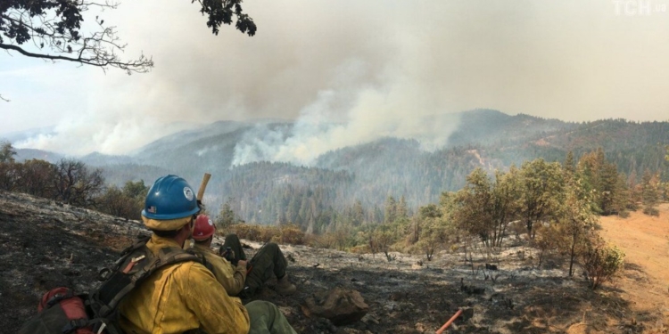 В Калифорнии самый масштабный пожар в истории штата: из Лос-Анджелеса эвакуируют 20 тысяч человек