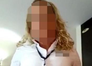 Стюардессу BRITISH Airways временно отстранили от работы за непристойное видео в сети (18+)